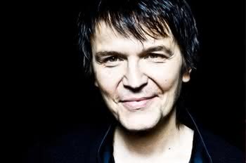 Robert Gawliński oficjalnym użytkownikiem gitar Avalon