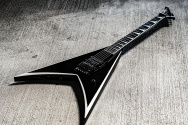 Jackson przedstawia pierwszą gitarę sygnowaną przez Wesa Borlanda