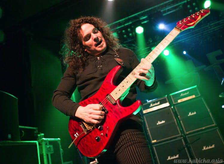 Vinnie Moore zapowiada solowy album