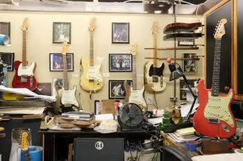 Fender Custom Shop - poznaj lutników i zobacz jubileuszowy dokument