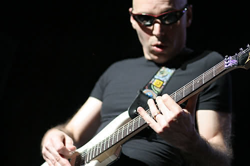 Bohaterowie gitary-Joe Satriani