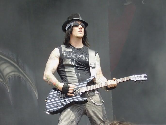 Bohaterowie gitary-Synyster