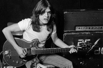 Malcolm Young nie żyje