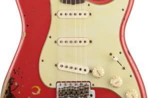 Dwa nowe modele Fender Custom Shop Relic Stratocaster sygnowane przez Michaela Landaua