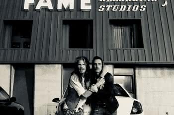 Steven Tyler i Nuno Bettencourt grają "Brown Sugar"