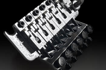 Floyd Rose prezentuje limitowany mostek Original Tremolo z grawerowanym wzorem Paisley