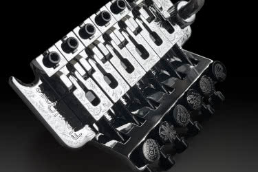 Floyd Rose prezentuje limitowany mostek Original Tremolo z grawerowanym wzorem Paisley
