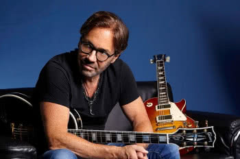 Al Di Meola zagra 1 maja we Wrocławiu