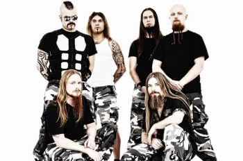 Goły tyłek Joakima Brodéna z Sabaton