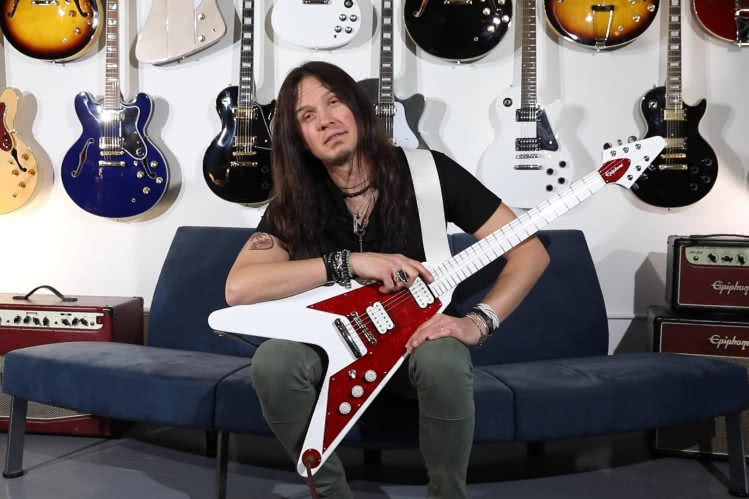 Epiphone Ltd. Ed. Dave Rude Flying V Outfit