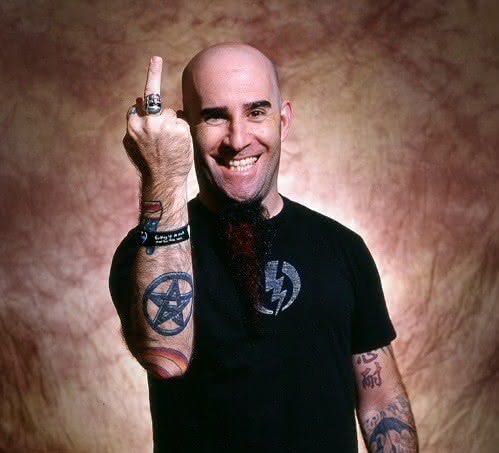 Scott Ian - jak karać piratów?