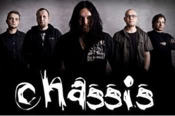 Chassis zagra przed Korn