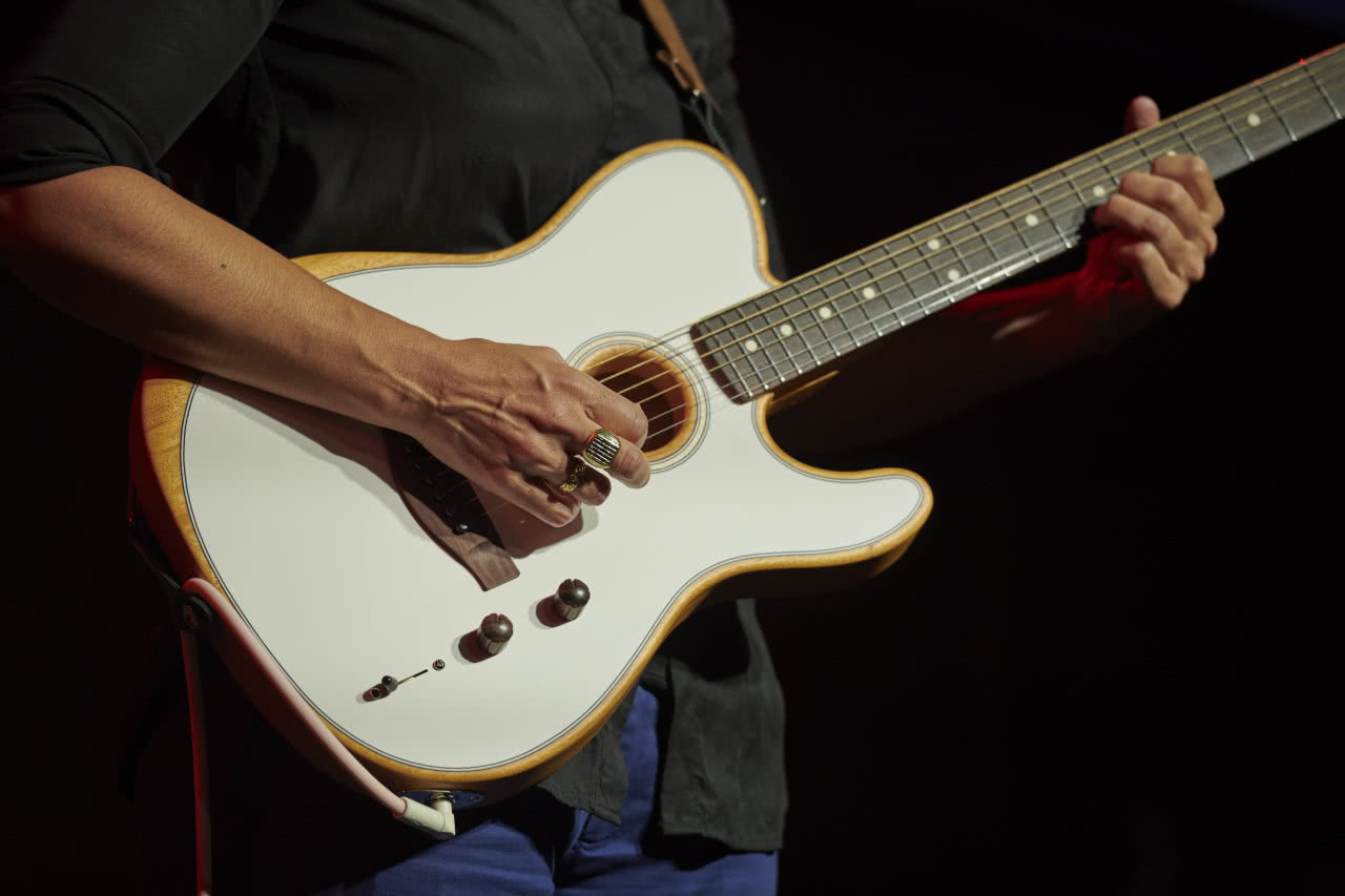 Fender Acoustasonic Player Telecaster