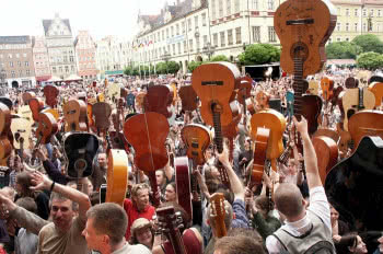 Gitarowy Rekord Guinnessa bijemy na całym świecie