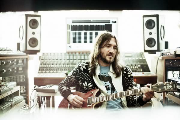 Posłuchaj nowego kawałka Johna Frusciante