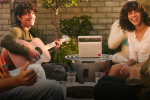 Fender robi krok poza scenę. Legendarna marka debiutuje w konsumenckim audio