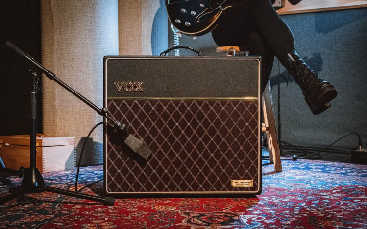 VOX Hand‑Wired – lampowy charakter w nowoczesnym wydaniu