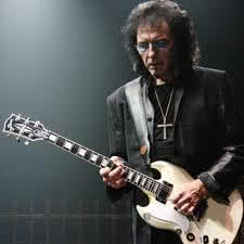 Tony Iommi walczy