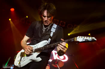 Steve Vai: wciąż dostaję oferty stworzenia supergrupy