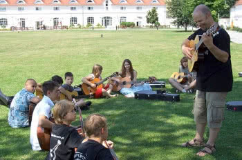 Wakacje z gitarą w Krzyżowej