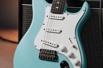 PRS Silver Sky Wild Blue Limited Edition – turkusowy klasyk z osobowością i głębią