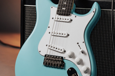 PRS Silver Sky Wild Blue Limited Edition – turkusowy klasyk z osobowością i głębią
