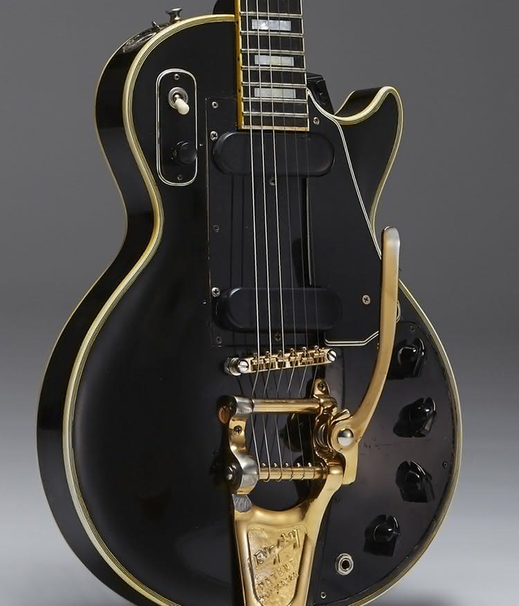 Gibson les paul black. Gibson блок. Guitar Taylor Black Beauty.