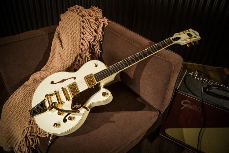 Nowy Gretsch G6659TG Players Edition Broadkaster Jr. Vintage White