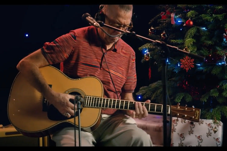 "White Christmas" od Erica Claptona