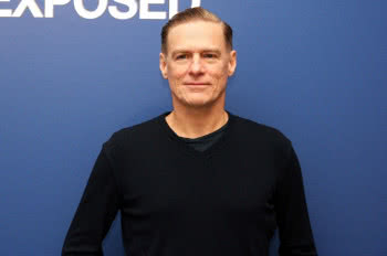 Bryan Adams sygnuje nowego Opla