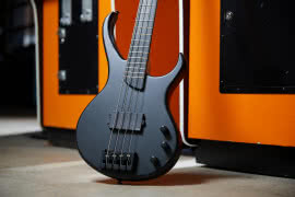 Kramer Modern Collection: D-1 Bass (satin black)