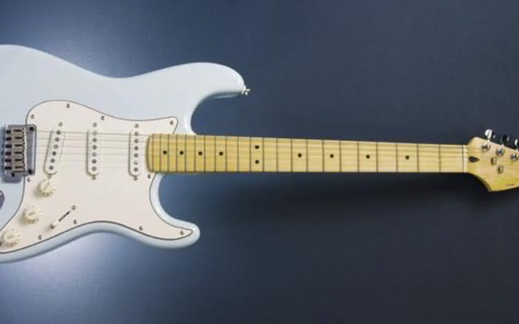 Deluxe Stratocaster