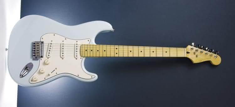 SQUIER - Deluxe Stratocaster
