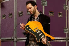 Paul Gilbert zapowiada nowy album "Behold Electric Guitar"