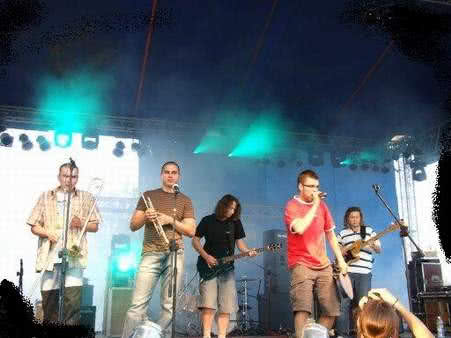Koncert lemurów na DachOOFka Festival