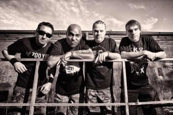 Dog Eat Dog wraca do Polski
