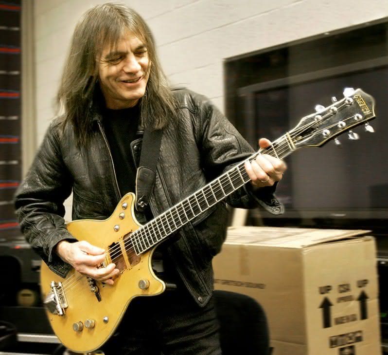 ギター Gretsch Malcolm Young Salute style Jet Gretsch Malcolm Young Signature “The Beast” Jet
