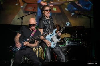 Joe Satriani i Steve Vai tworzą nowy zespół i zagrają w Polsce