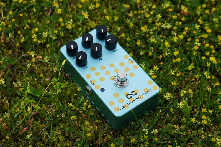 One Control Pale Blue Compressor