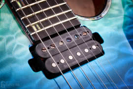 Gitara LTD H-1001FR Deluxe została wyposażona w dwa przetworniki Seymour Duncan. Przy mostku jest to Pegasus, natomiast przy gryfie – Sentient (na zdjęciu).