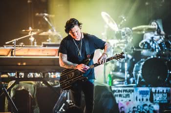 Synyster Gates otwiera internetową szkółkę