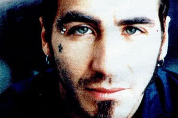 Frontman Godsmack wydaje solowy album