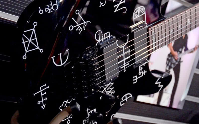 Nowa gitara Kirka Hammetta - LTD KH Demonology