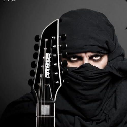 Nowy, 12-strunowy Fernandes gitarzysty Melechesh