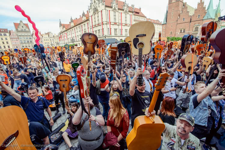 Gitarowy Rekord Guinnessa 2019: Niezbędnik Gitarzysty