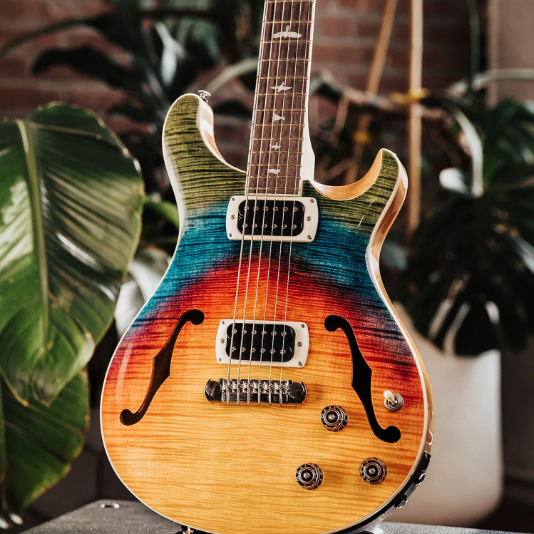 PRS SE Baritone — nowa barytonowa gitara Eda Sheerana trafia do regularnej oferty PRS