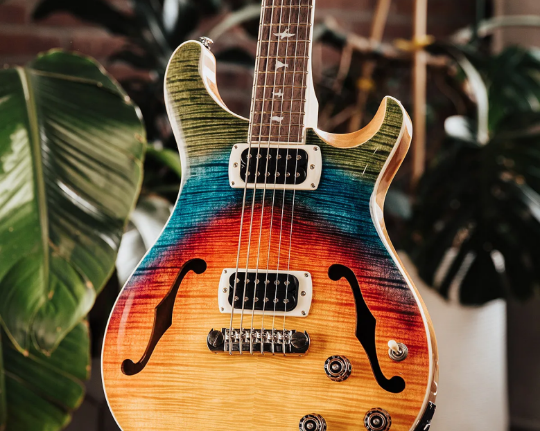 PRS SE Baritone — nowa barytonowa gitara Eda Sheerana trafia do regularnej oferty PRS