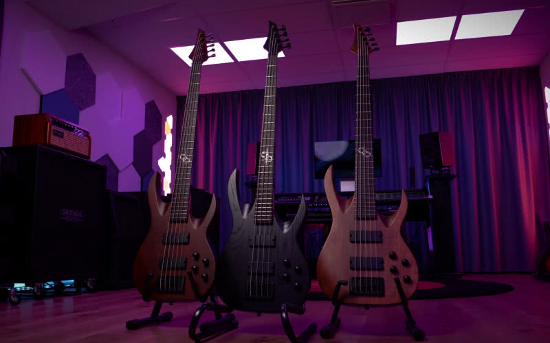 Solar Guitars prezentuje pierwsze basy